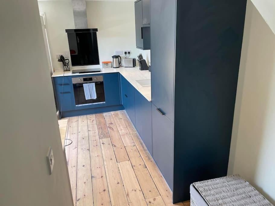 Stylish 1 Bedroom Flat In Heart Of Cowes คาวส์ ภายนอก รูปภาพ