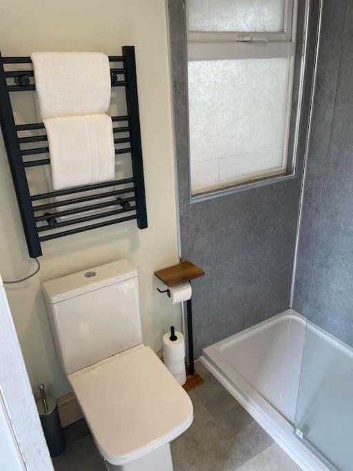 Stylish 1 Bedroom Flat In Heart Of Cowes คาวส์ ภายนอก รูปภาพ